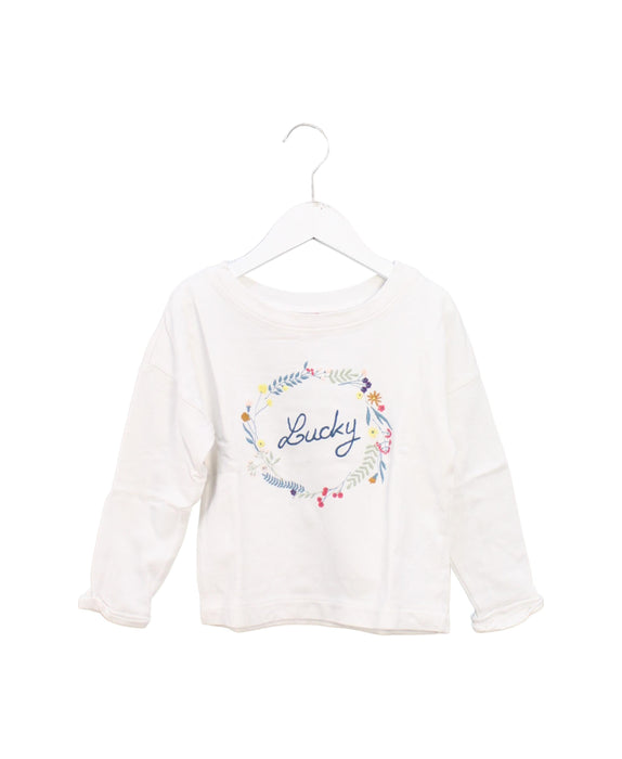 A White Crewneck Sweatshirts from Bonton in size 6T for girl. (Front View)