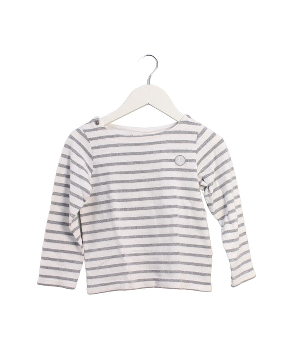 A White Long Sleeve Tops from Petit Bateau in size 6T for girl. (Front View)