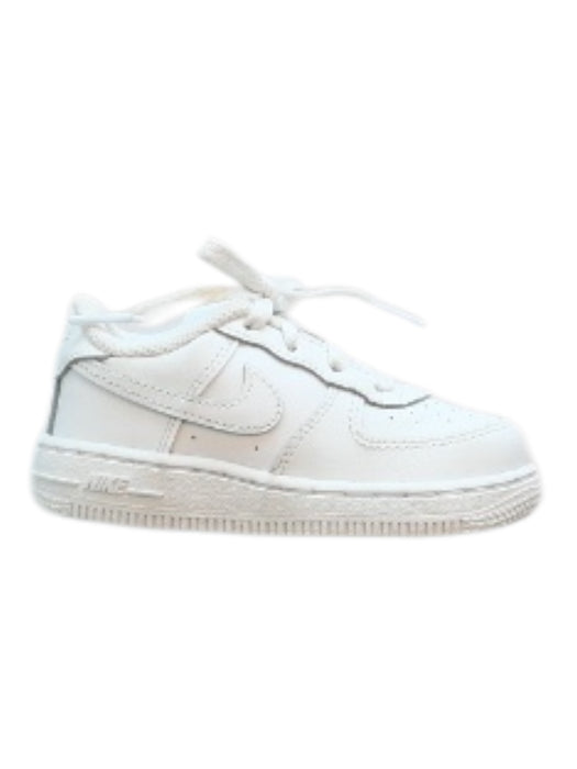 A White Sneakers from Nike in size 3T for neutral. (Front View)