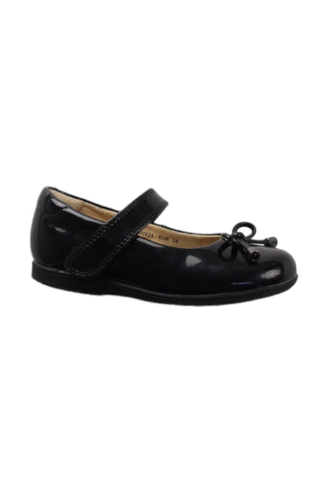 A Black Flats from Retykle in size Newborn for girl. (Front View)