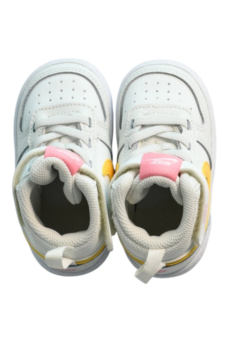 A Multicolour Sneakers from Nike in size 12-18M for girl. (Front View)