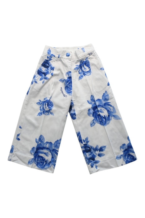 A White Casual Pants from Monnalisa in size 6T for girl. (Front View)