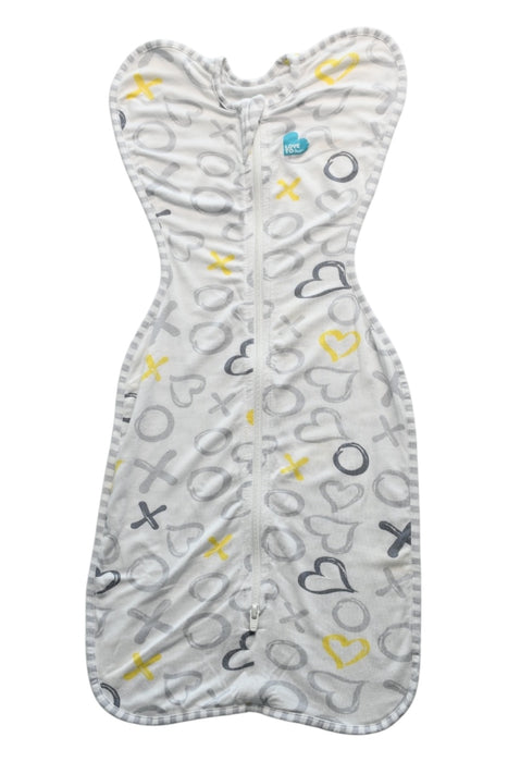 A Swaddles from Love To Dream in size 0-3M for neutral. (Front View)