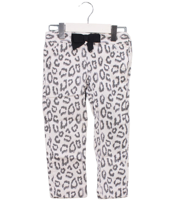 A White Casual Pants from Janie & Jack in size 3T for girl. (Front View)