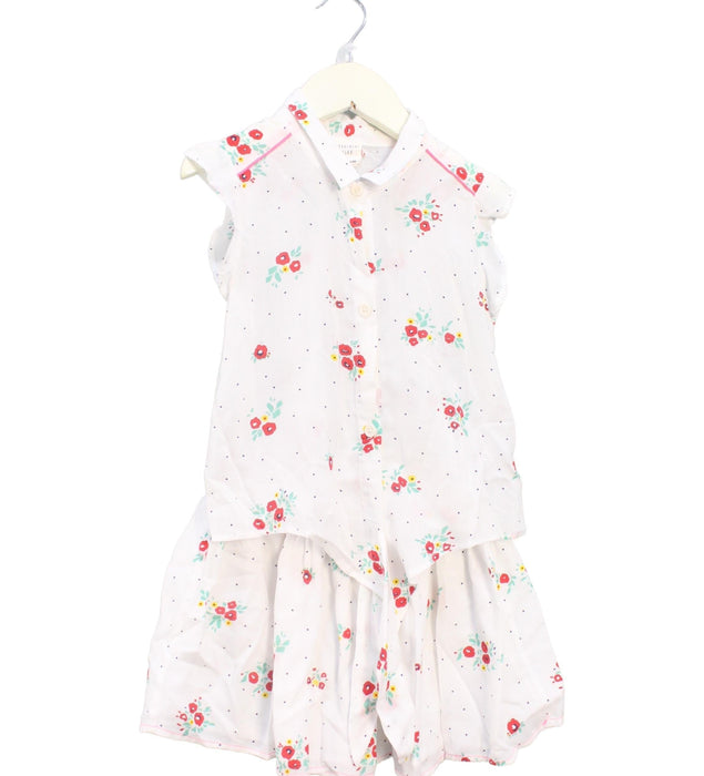 A White Skirt Sets from Carrément Beau in size 5T for girl. (Front View)