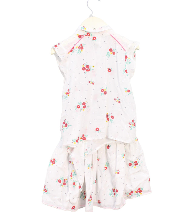 A White Skirt Sets from Carrément Beau in size 5T for girl. (Back View)