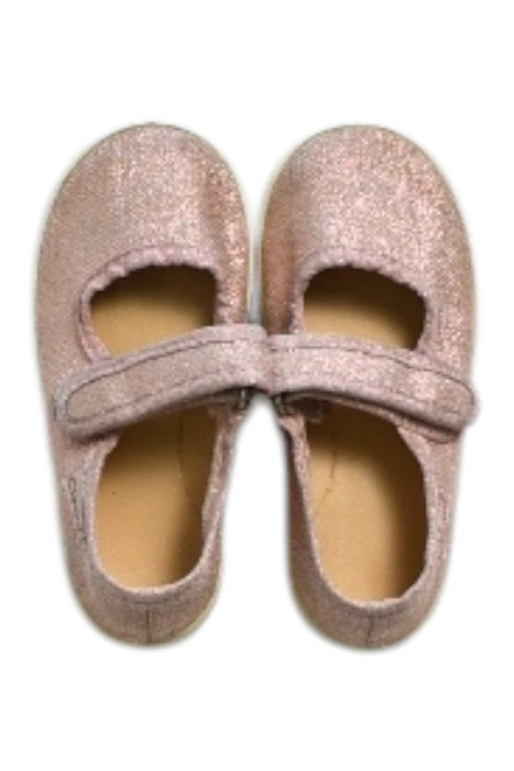 A Pink Flats from Cienta in size 18-24M for girl. (Back View)