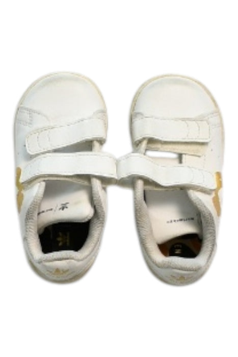 A White Sneakers from Adidas in size 12-18M for girl. (Back View)