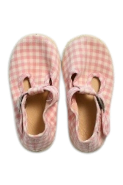 A Pink Espadrilles from Cienta in size 12-18M for girl. (Back View)