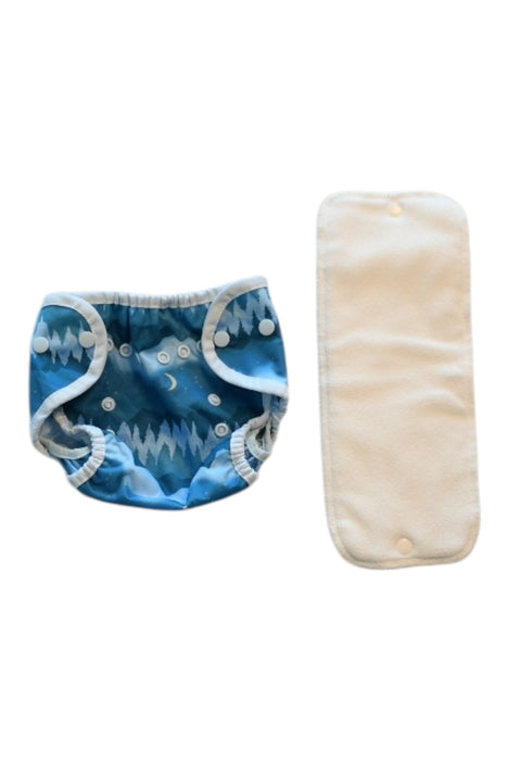 A Blue Cloth Diapers from Thirsties in size Newborn for neutral. (Front View)