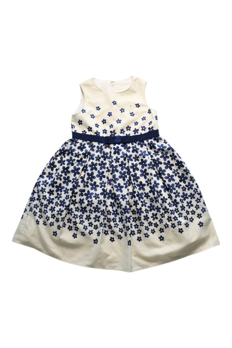 A White Sleeveless Dresses from Kumikyoku in size 6T for girl. (Front View)