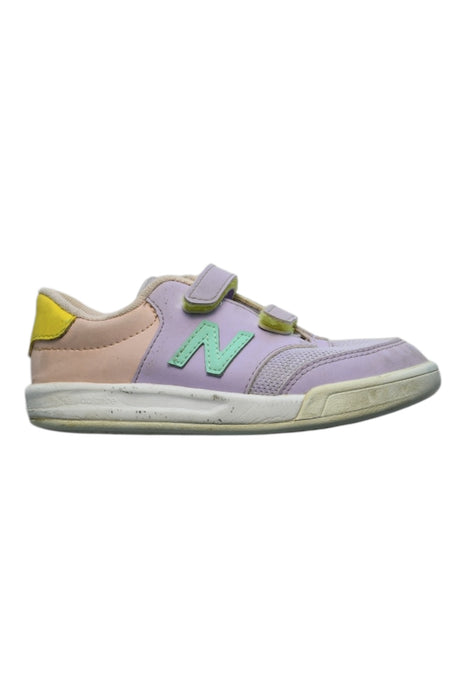 A Multicolour Sneakers from New Balance in size 4T for girl. (Front View)