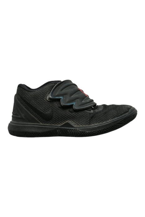 A Black Sneakers from Nike in size 4T for boy. (Front View)