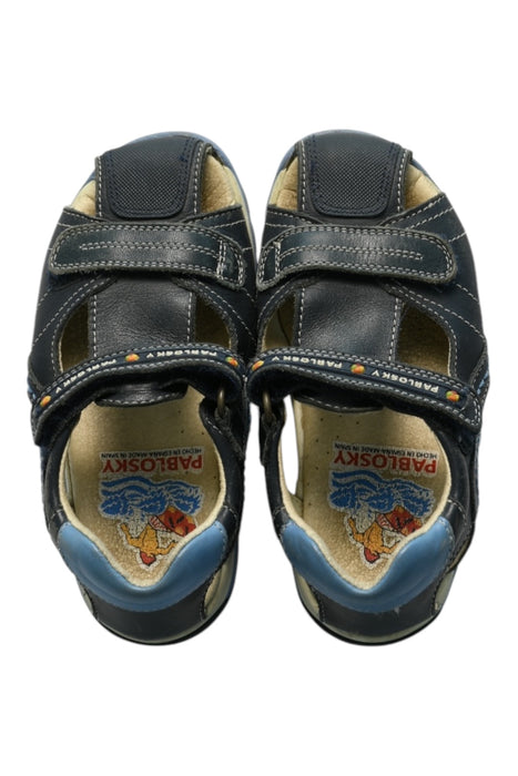 A Black Sandals from Pablosky in size 4T for boy. (Back View)