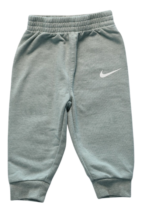 A Grey Sweatpants from Nike in size 6-12M for boy. (Front View)