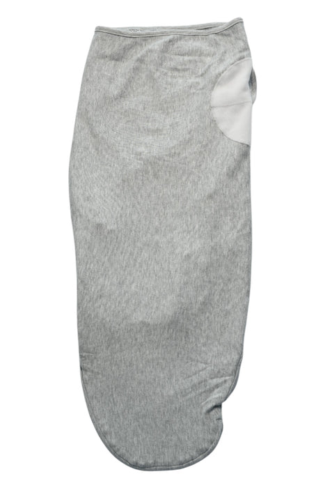 A Grey Swaddles from Aden & Anais in size 3-6M for neutral. (Back View)