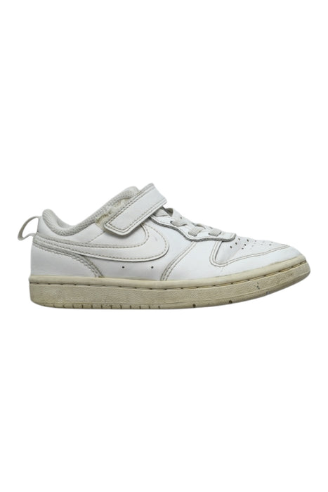 A White Sneakers from Nike in size 6T for girl. (Front View)
