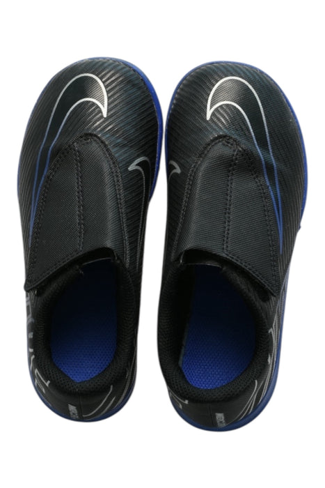 A Black Cleats/Soccer Shoes from Nike in size 5T for girl. (Back View)