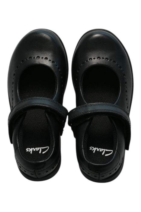 A Black Dress Shoes from Clarks in size 3T for girl. (Back View)