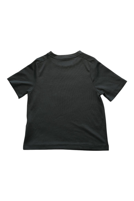 A Black Short Sleeve T Shirts from Nike in size 7Y for boy. (Back View)