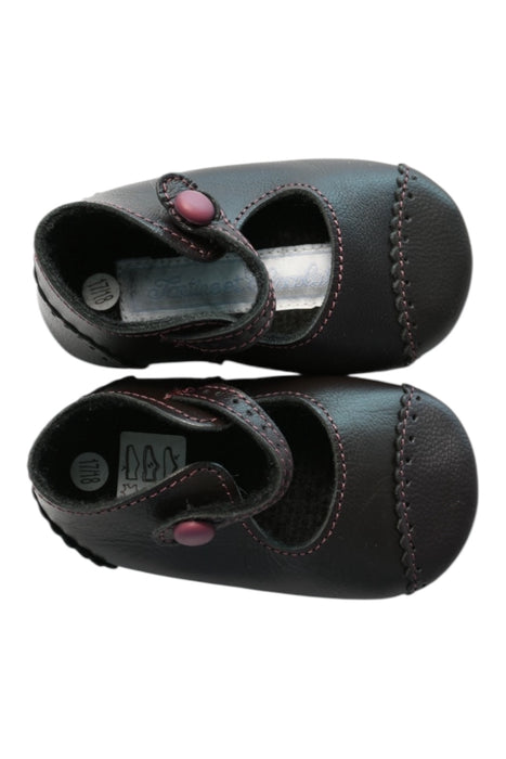 A Black Flats from Tartine et Chocolat in size Newborn for girl. (Back View)