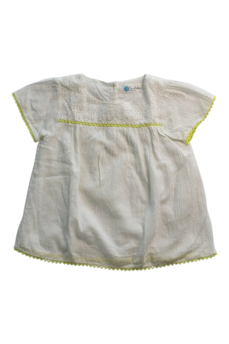 A White Short Sleeve Tops from Boden in size 5T for girl. (Front View)