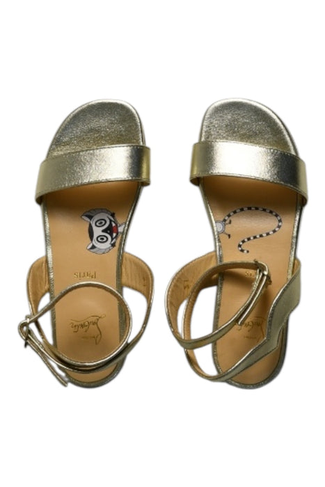 A Gold Sandals from Christian Louboutin in size 6T for girl. (Front View)