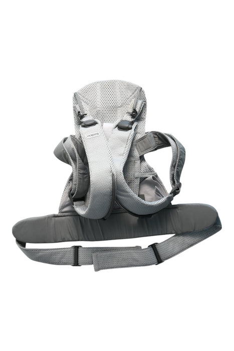 A  Baby Carriers from BabyBjorn in size Newborn for neutral. (Back View)