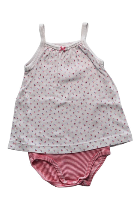 A White Bodysuits from Petit Bateau in size 2T for girl. (Front View)