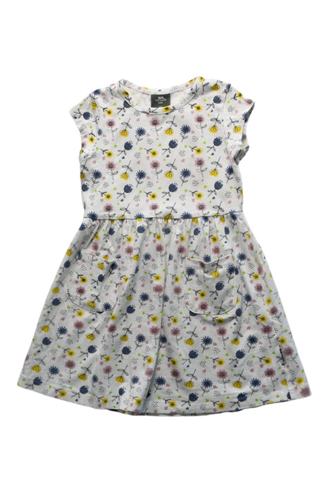 A Multicolour Short Sleeve Dresses from Trespass in size 4T for girl. (Front View)