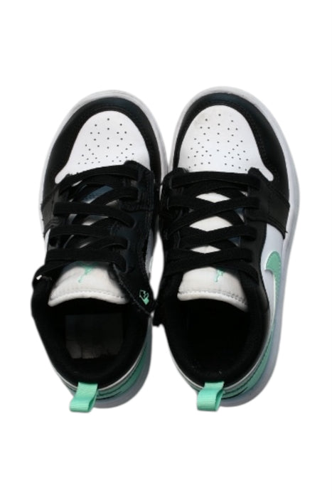 A Multicolour Sneakers from Air Jordan in size 6T for neutral. (Front View)