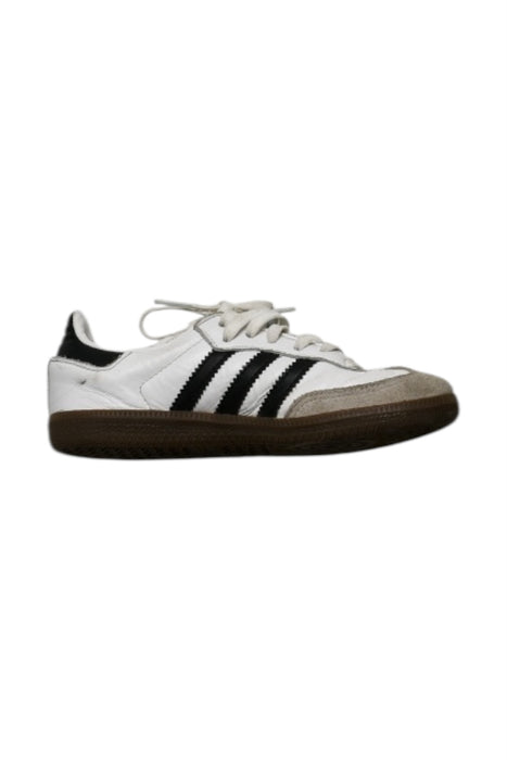 A White Sneakers from Adidas in size 6T for neutral. (Back View)