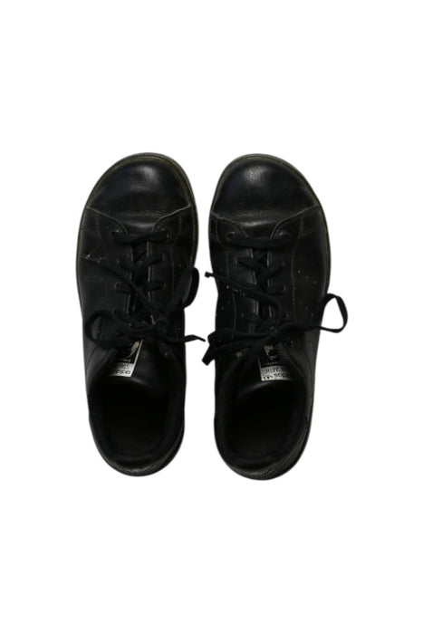 A Black Sneakers from Adidas in size 7Y for girl. (Front View)